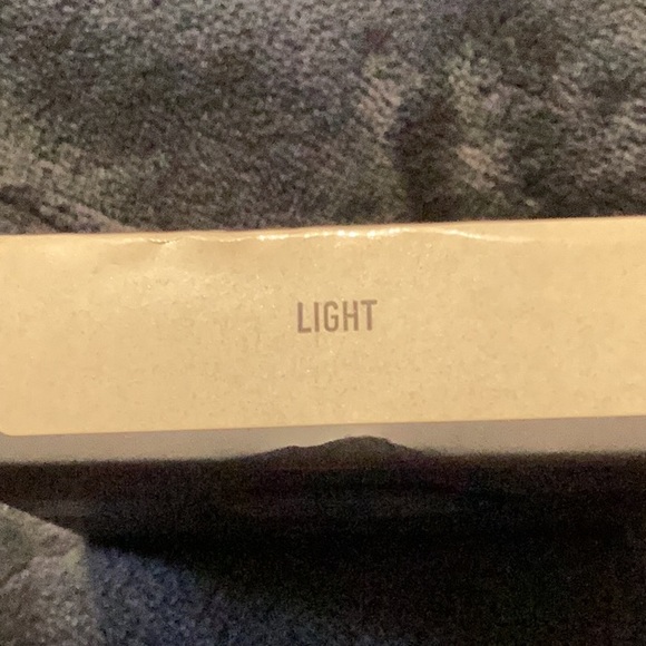 KVD Lock-it Light Blotting Powder Qty 12 - Picture 4 of 5